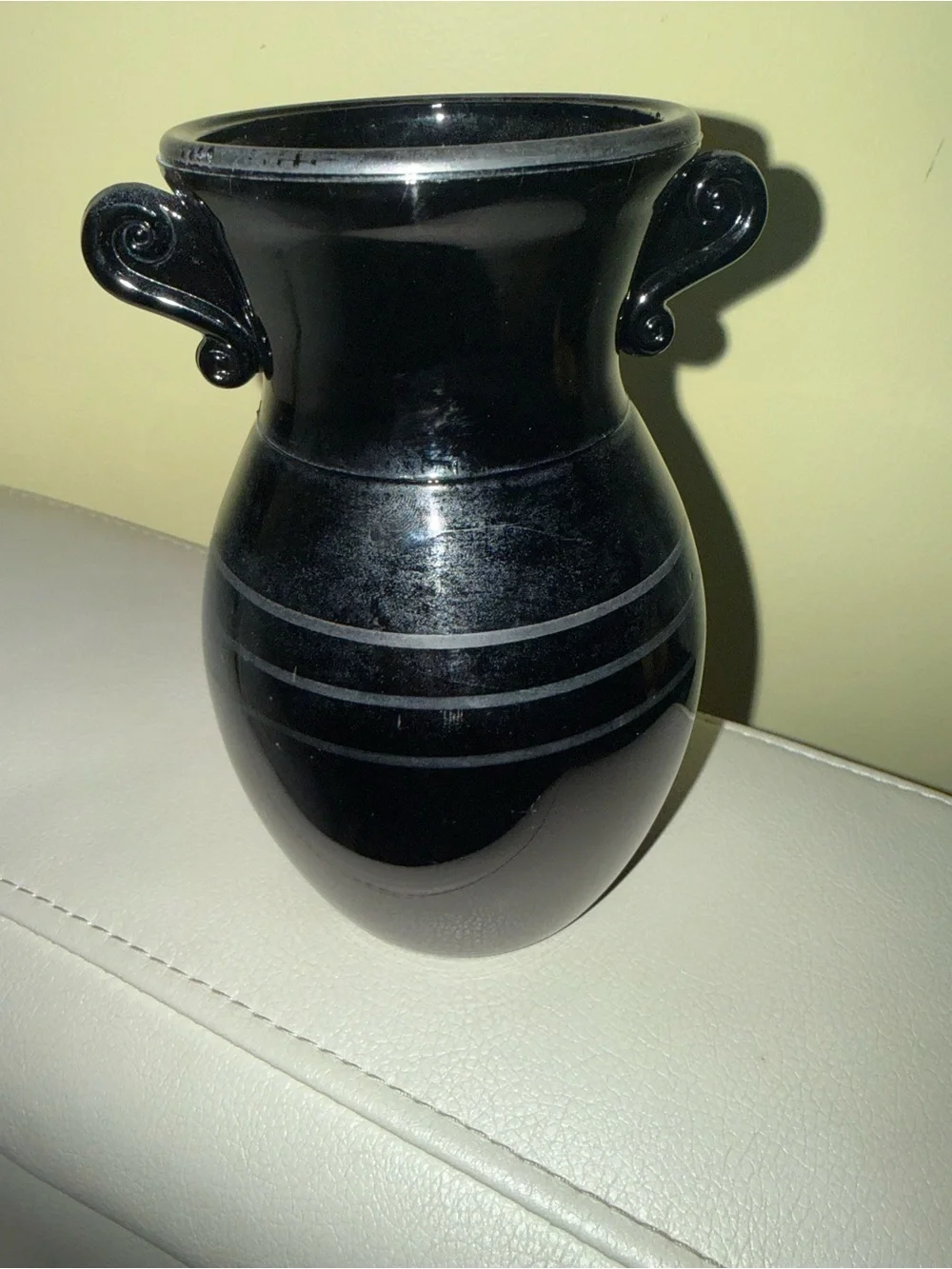 Glossy Black amethyst Decorative Vase